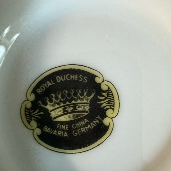 Elegant Floral Teapot - Picture 5 of 5